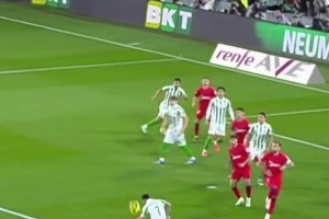 真有点东西！贝蒂斯官方发布安东尼射门配文：多么接近啊！