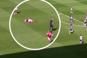 😂奇思妙想？人类穿裆传球巅峰之作！