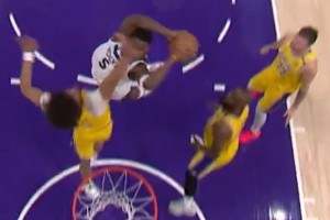 狼王亮獠牙！爱德华兹直杀禁区，滑翔折叠拧身隔扣海斯💥