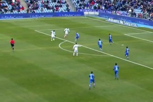 我就擅长这个！本泽马的另一次经典底线过人助攻