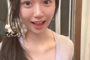 好看！黎伊扬与女友出游，对象一看就是乖乖女啊🥰