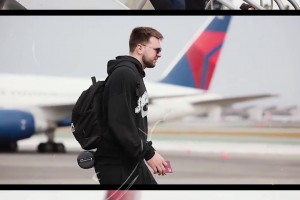 湖人众将飞赴明尼苏达：老詹77率领帽衫大军 布朗尼随队出征！