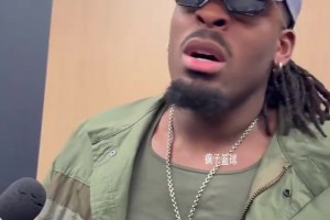 莫兰特和你说啥了？多特：他拥抱了我，至少他知道我不是故意的