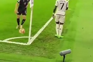 维尼修斯：基米希你尊重我嘛，你能不能跟德容学一学🫠