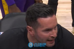 雷迪克暂停激情训话：防守干扰得非常好！继续让他们难受！走起！
