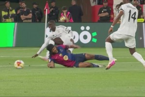 皇马被动换人！门迪开场9分钟受伤被弗兰-加西亚换下！