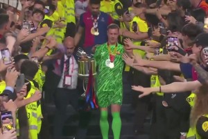 赛季第二冠🏆巴萨时隔4年再夺国王杯冠军，32次夺冠历史第一