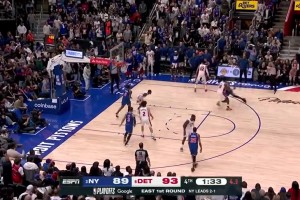 救大命啊！唐斯关键神仙级负角度后仰，随后又一记大号三分反超！