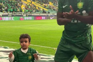 国安博主：张稀哲红牌泽卡也红牌，后面出现这种动作尺度能否一致