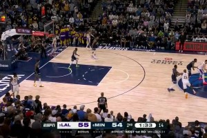 湖人1-3落后，美娜真的快哭出来了