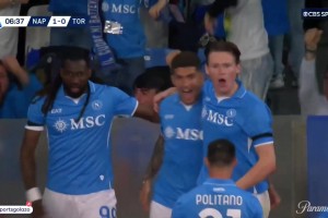 太惊艳了！麦克托米奈鬼魅跑位推射破门！那不勒斯1-0领先都灵！