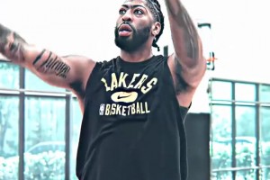 内线被对手打爆！湖人球迷现在应该很想念这个男人吧？