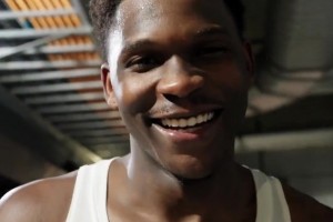 开心到停不下来！华子赛后一路大笑：Wolves in 5！！