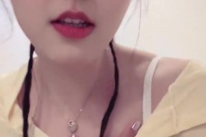 可可爱爱！李月汝手势舞：希望你快乐，无论和谁，无论在哪❤️