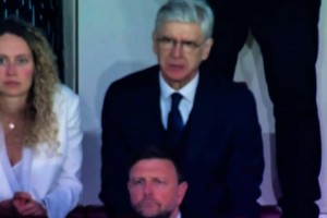 教授眼里满满的担忧！没有人，比他更爱这支球队！