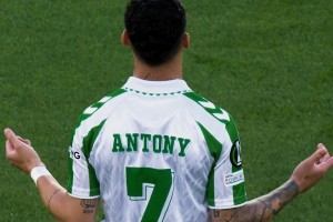 安东尼向众神祈祷，回应的却只有他自己