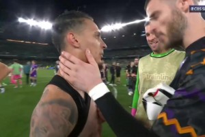 曼联前队友相遇！赛后安东尼和德赫亚热聊！