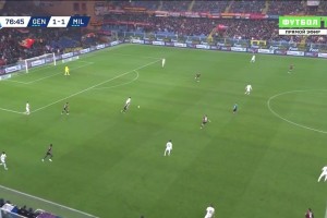 扳平比分！莱奥后点得球推射边线入网