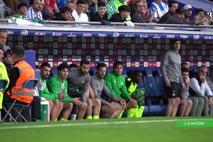 折服！安东尼绝杀贝蒂斯解说员称其La Cabra，即GOAT