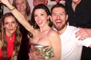 21切尔西欧冠成员重聚，若嫂丰满身材藏不住了，呼之欲出😍