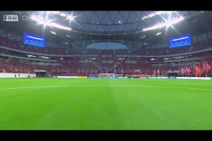 飞猫版成都蓉城开场曲“斗志昂扬” ，享受凤凰山现场的火热氛围