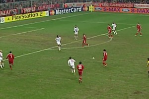 吉达联合海报疯狂打脸！本泽马在人前闪耀，C罗在后面哭泣🫠