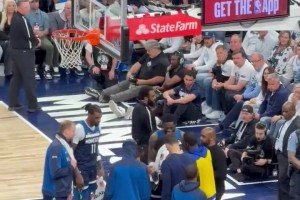 看华子被搀扶下场的样子，感觉有点严重啊，千万可没有大碍🙏