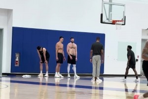 时差+高强度训练三天，感觉杨瀚森体力有点顶不住了……