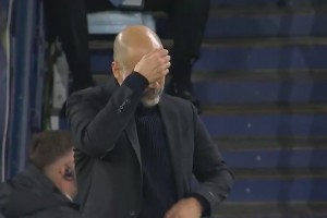 瓜帅：太尼玛吓人了！埃德森花式动作戏耍对方前锋