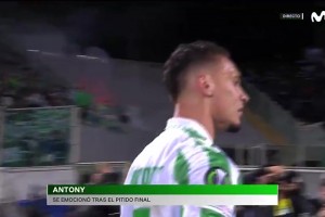 安东尼最后倒地掩面抽泣，在曼联的时候压力是真大啊，现在释放了