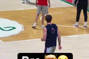 大桥投篮包？哥们，你不会是球队里的射手吧😂