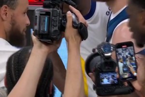 勇士出局赛后双方拥抱致意！88年的库里向87年的康利致敬