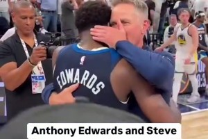 已得到认可！华子赛后和国家队教练科尔拥抱致意！