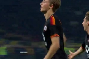 ✨C罗迷弟！怀森一条龙轰超级世界波，随后做出Siu庆祝