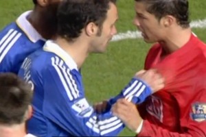 👏兰帕德展现真正体育精神的时刻，不然C罗要被罚下了