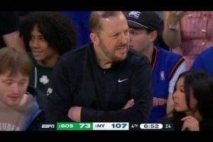 尼克斯领先绿军34分 场边锡伯杜竟然一脸愁容😱😱😱