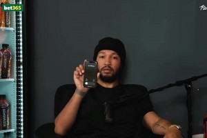 场上死艹场下还不放过🤣布伦森参加播客竟然还接到了锡伯杜电话