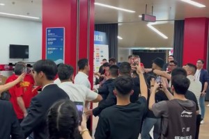 赛后浙江球迷与首钢方面也是发生冲突，首钢俱乐部已报警💥