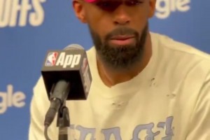 康利谈兰德尔对球队的作用：希望兰德尔西决再接再厉😄