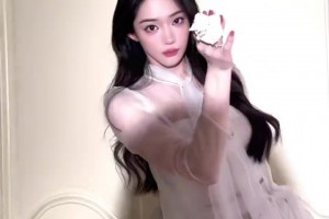 美美哒！美女主播婧雯的变装视频：人生小满胜完全