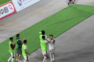 蒯纪闻终于收获首球，怒吼宣泄情绪🤯