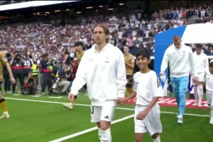 【集锦】西甲-姆巴佩双响魔笛主场最后一舞 皇马2-0皇社第二收官