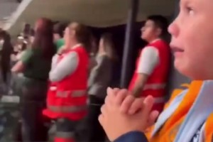 只能陪你到这了…巴尔韦德儿子知道莫德里奇要离开时痛哭流涕🫠