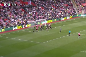 斯图亚特接角球头球入网，拉亚无缘零封！南安普顿1-1阿森纳