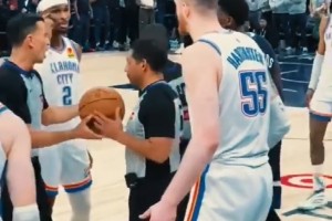 🧠顶级球商！森林狼球迷场边接球争取时间 SGA当场给他点赞