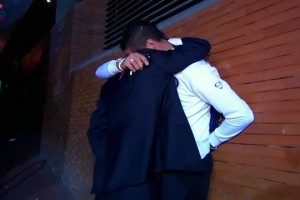 马特拉齐透漏和穆帅拥抱时说的话：X你！把我留给贝尼特斯！👀