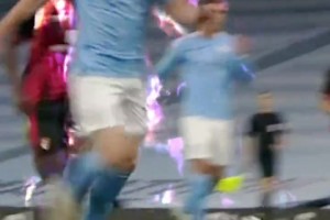 蓝军专收曼城青训😂！17岁的德拉普曼城一线队首秀即破门🤯