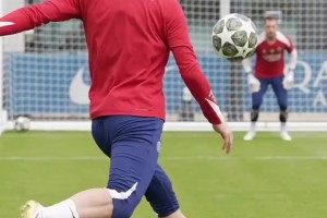 迎接欧冠决赛 状态不错！巴黎晒K77、阿什拉夫射门训练