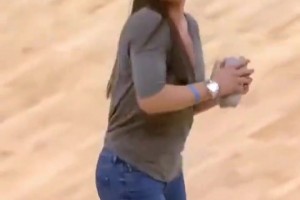 普拉姆这臂力太恐怖了 垫步扭胯再送肩简直就是高手