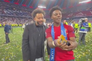 甲亢哥身穿C罗球衣，赛后在场内偶遇马塞洛